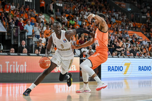 场的微妙平 场的微妙平